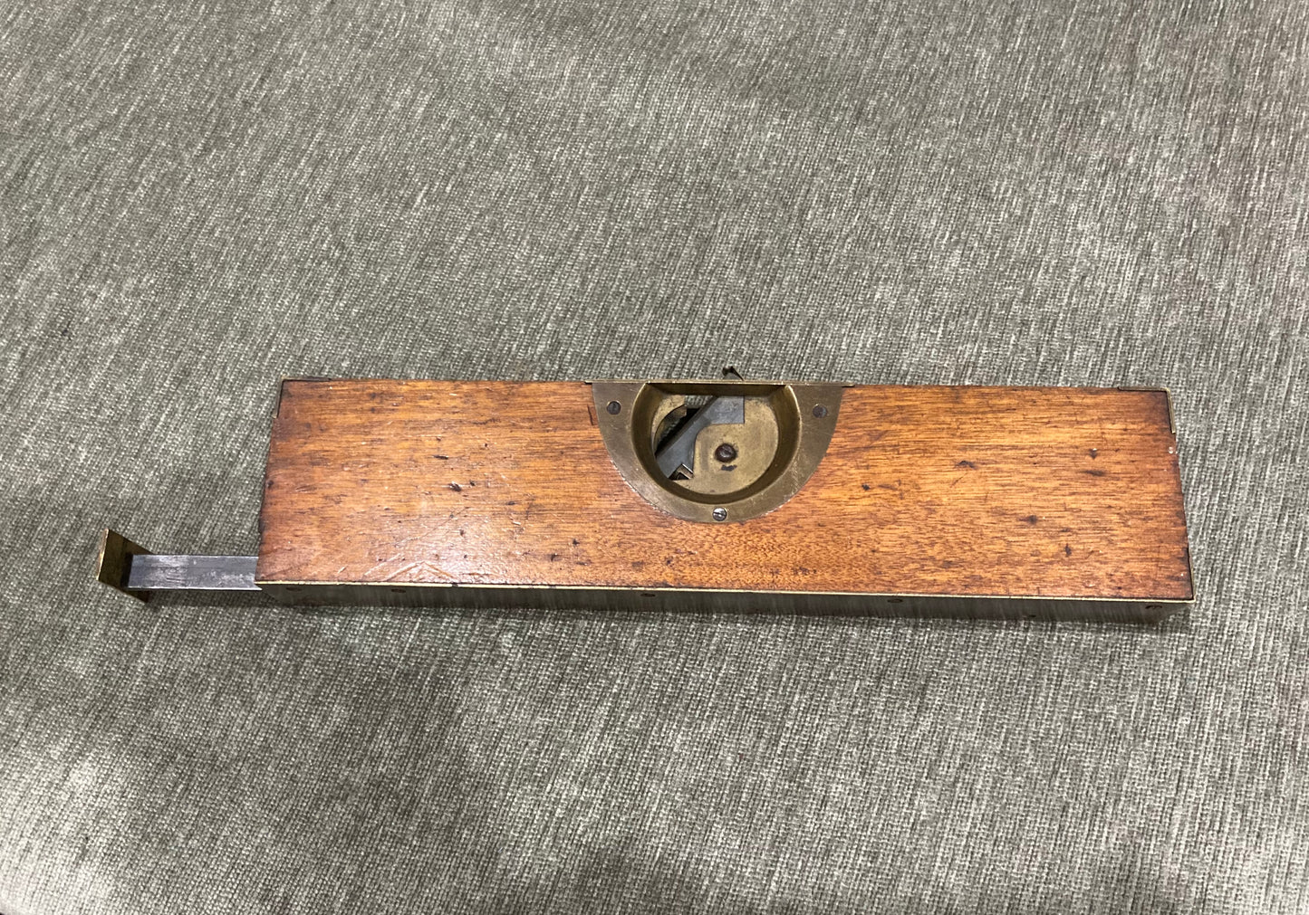 F. KRAENGEL ROTATING VIAL PATENTED LEVEL