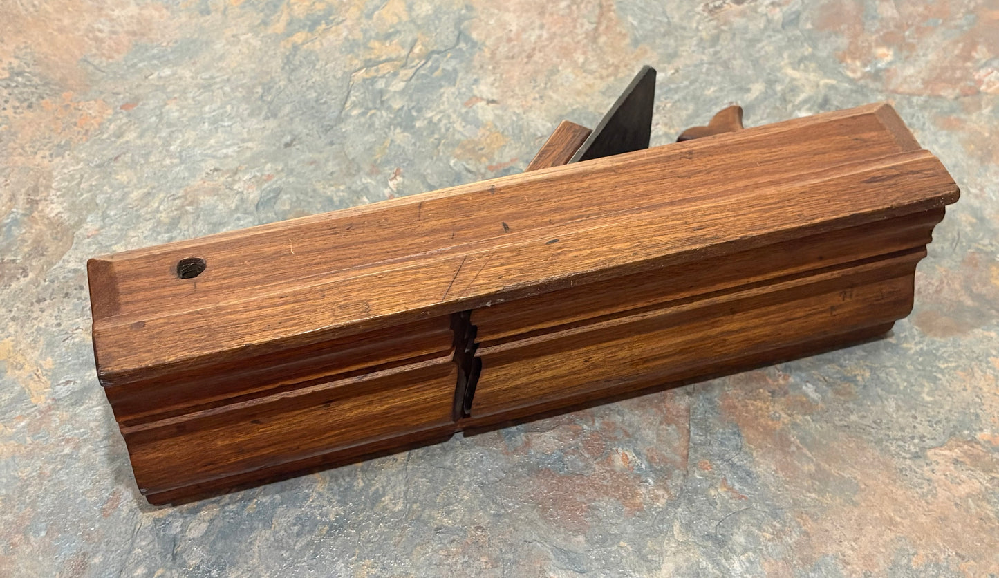 ASTOUNDING 4" WIDE BIRCH CROWN MOULDING PLANE W/ OFFSET TOTE, 18TH CA, STAMPED " MS "