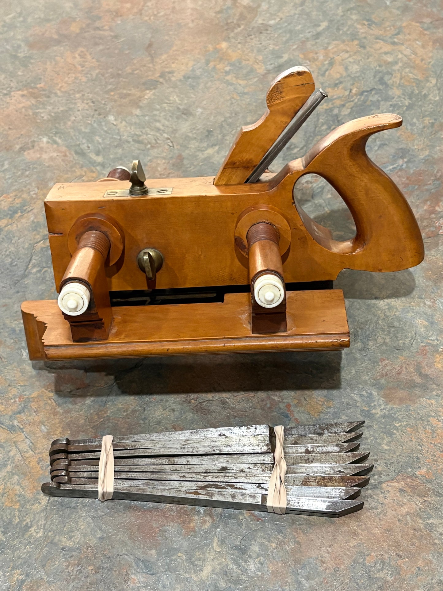 CASEY & CO., WARDWELL & CO. SOLID BOXWOOD IVORY TIPPED PLOW PLANE, STUNNING !!