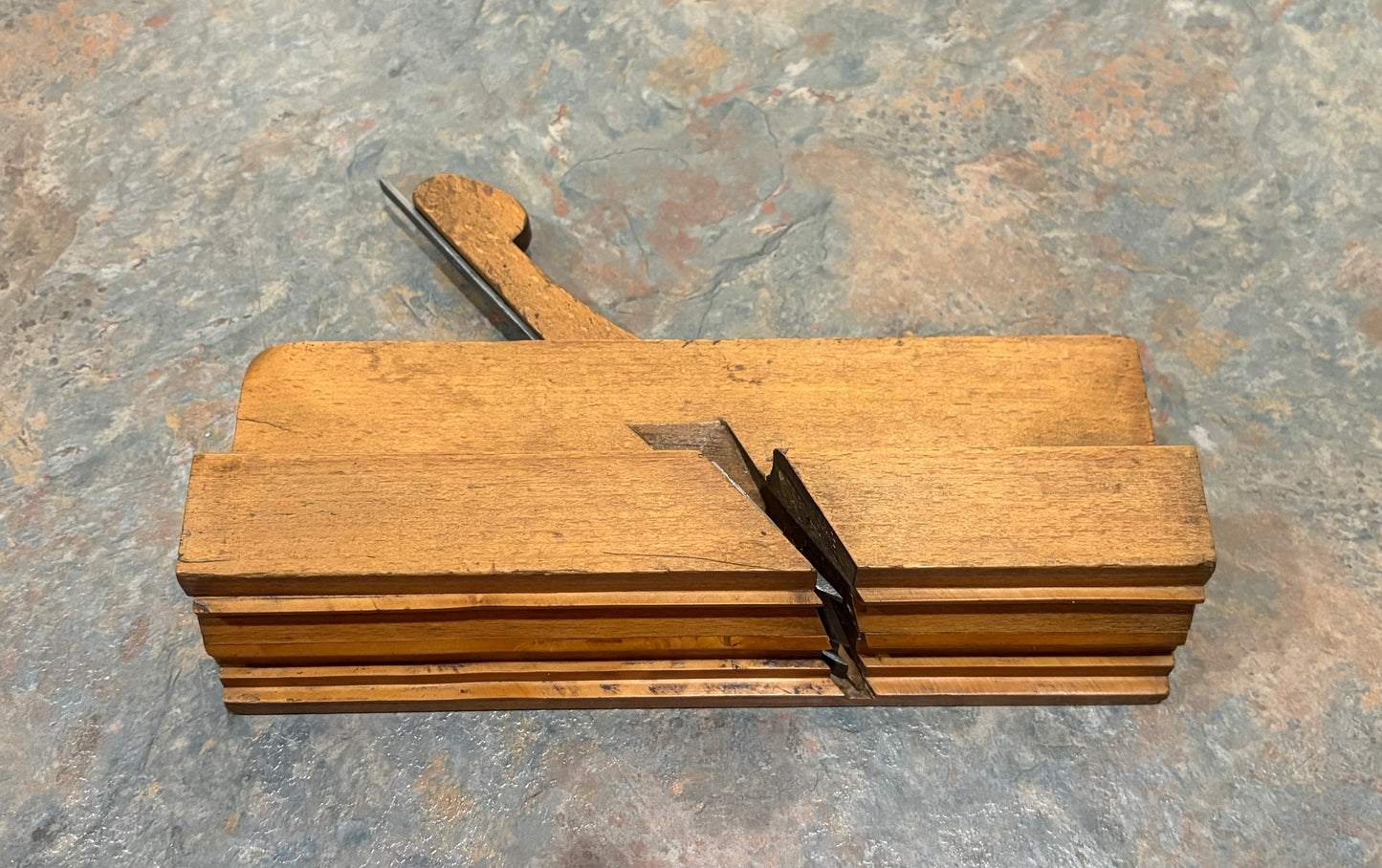 UBER RARE S HUGHES 2 3/8" WIDE TRIPLE BOXED COMPLEX MOULDING PLANE, CA 1790-1810