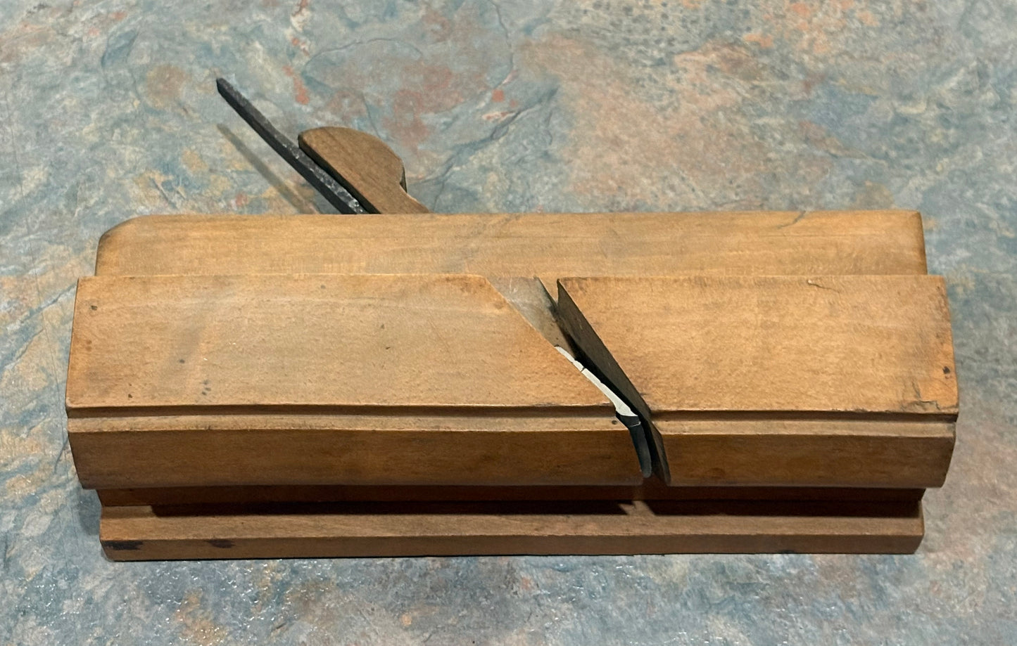 VERY UNUSUAL MOULDING PLANE, S.C. SMALL, UNRATED MAKER CA. 1850 !!!