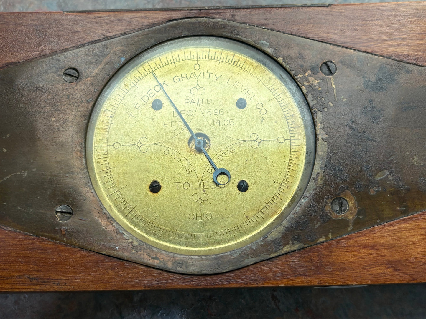 ANTIQUE T F DECK GRAVITY LEVEL CO., 30", EXCELLENT CONDITION