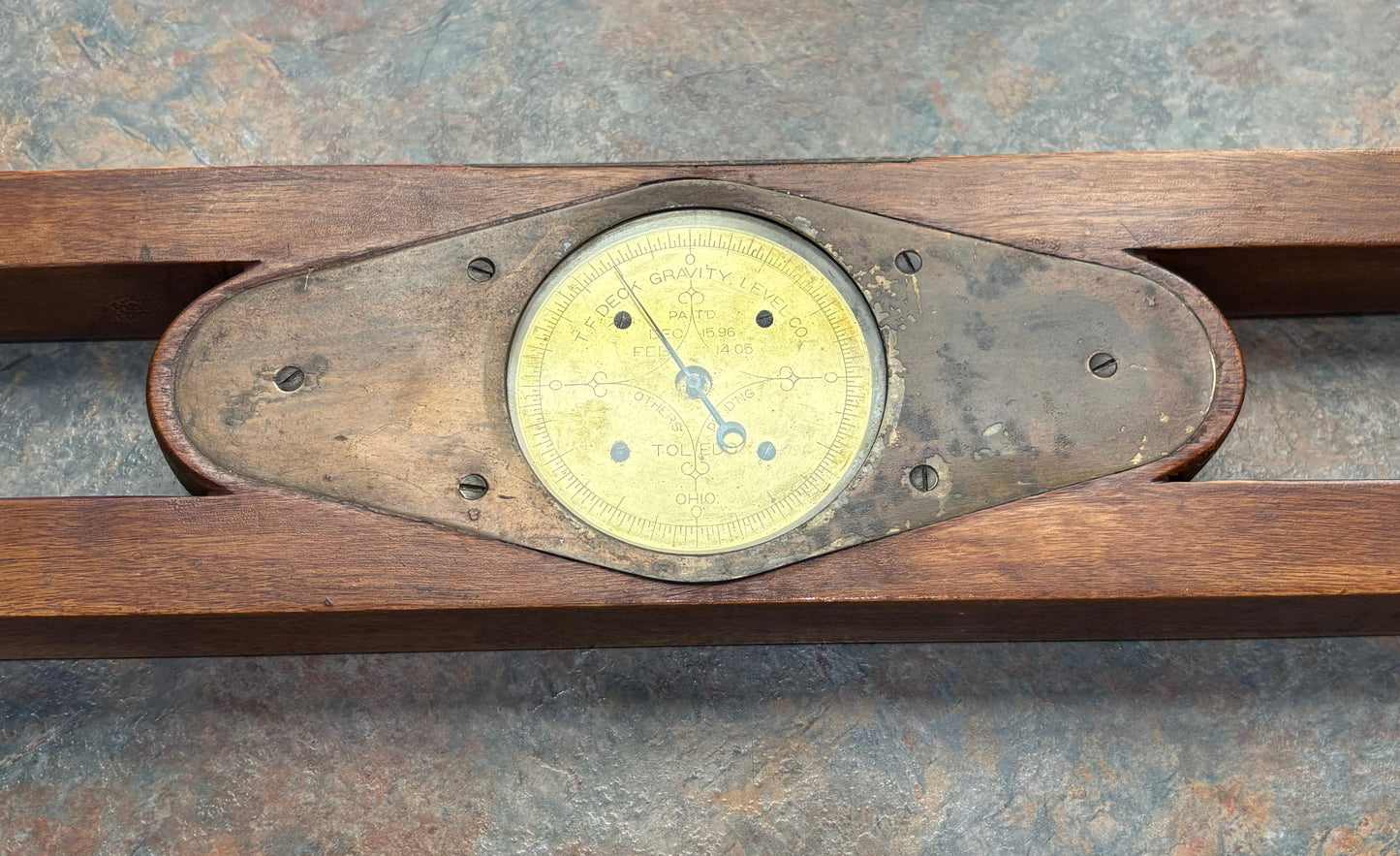 ANTIQUE T F DECK GRAVITY LEVEL CO., 30", EXCELLENT CONDITION