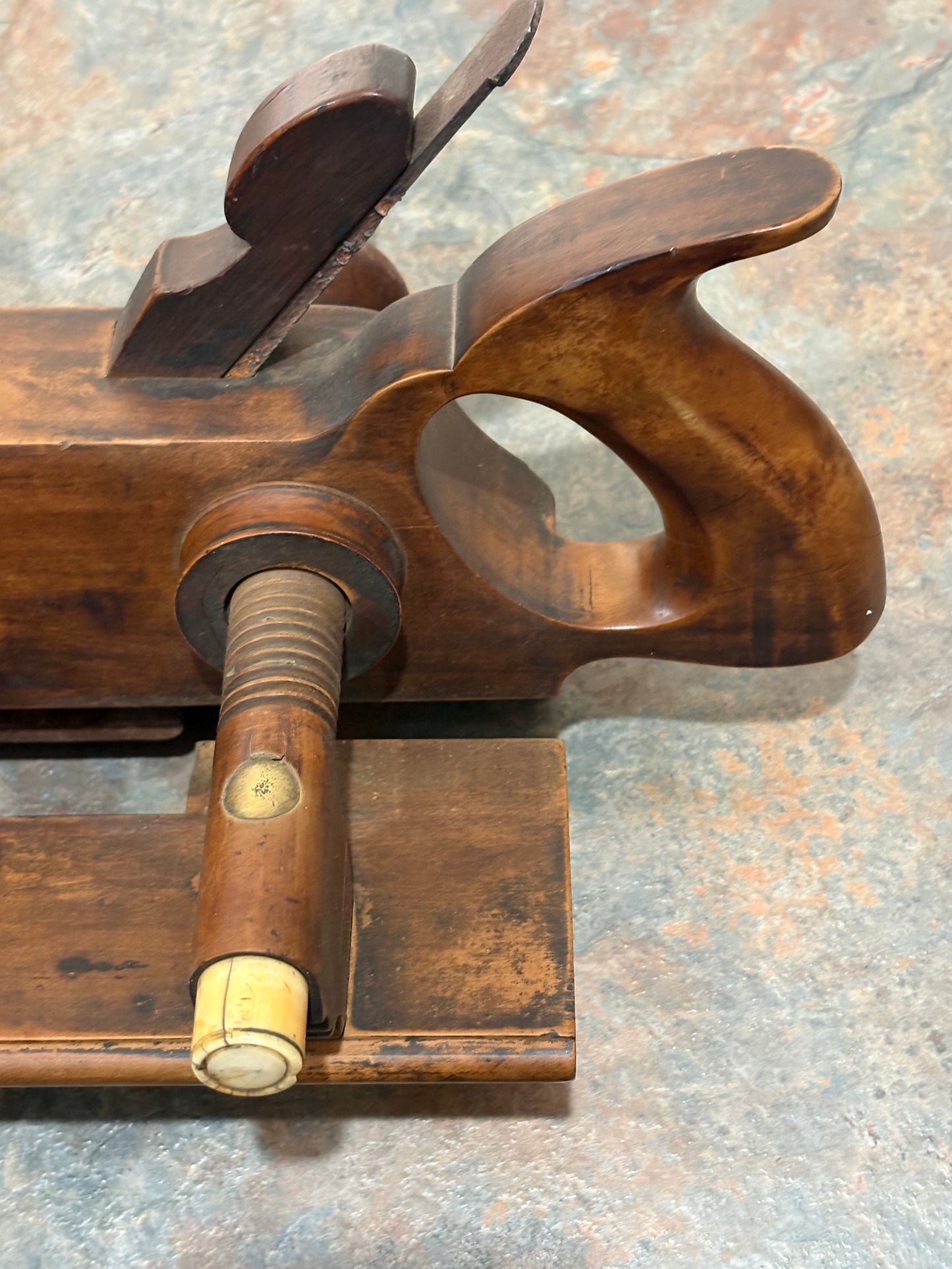 ANTIQUE OHIO TOOL CO. #105 SOLID BOXWOOD HANDLED PLOW PLANE IVORY TIPPED