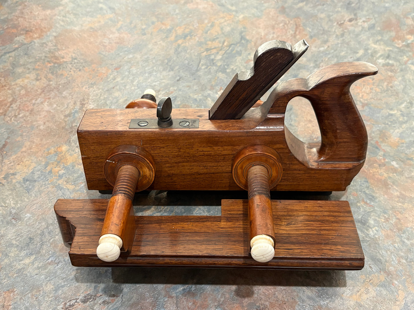 ANTIQUE D.R. BARTON SOLID ROSEWOOD IVORY TIP HANDLED PLOW PLANE WITH SET OF BLADES