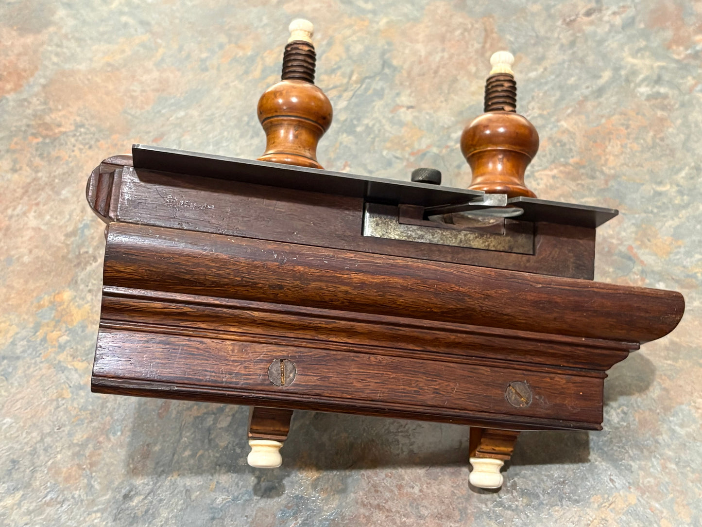 ANTIQUE D.R. BARTON SOLID ROSEWOOD IVORY TIP HANDLED PLOW PLANE WITH SET OF BLADES