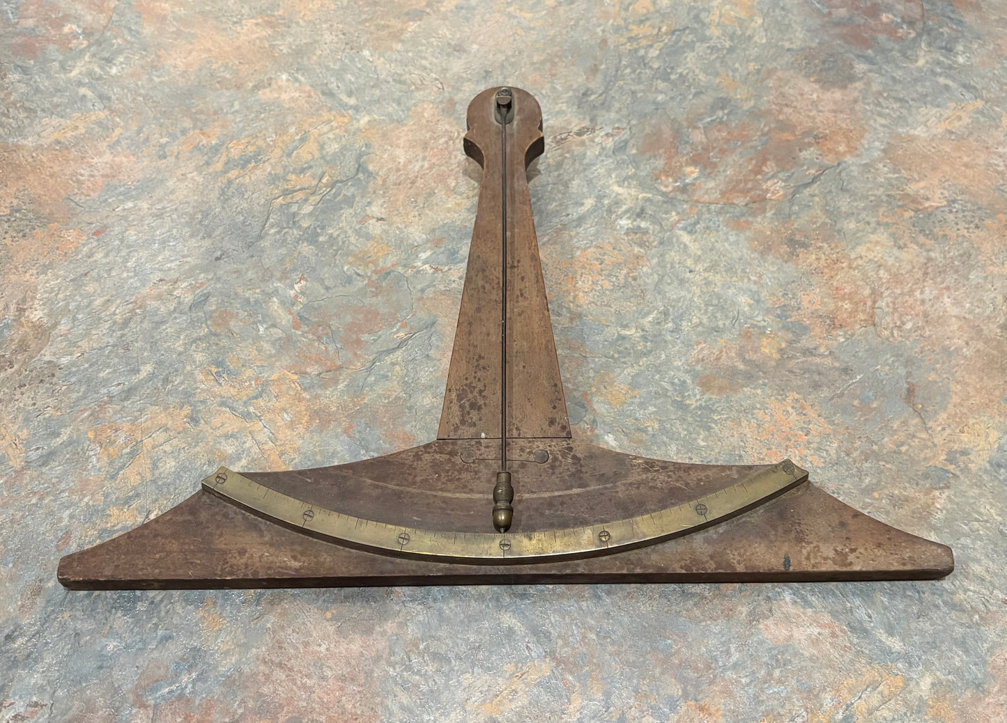 ANTIQUE INCLINOMETER / PENDULUM LEVEL, CA 19TH C., SWINGING ACORN FINIAL, UNIQUE