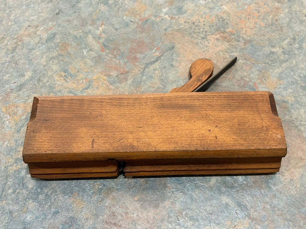 AMAZING S. NOYES 10" COMPLEX MOULDING PLANE, WIDE CHAMFERS, SLEEP STYLE WEDGE1807-10