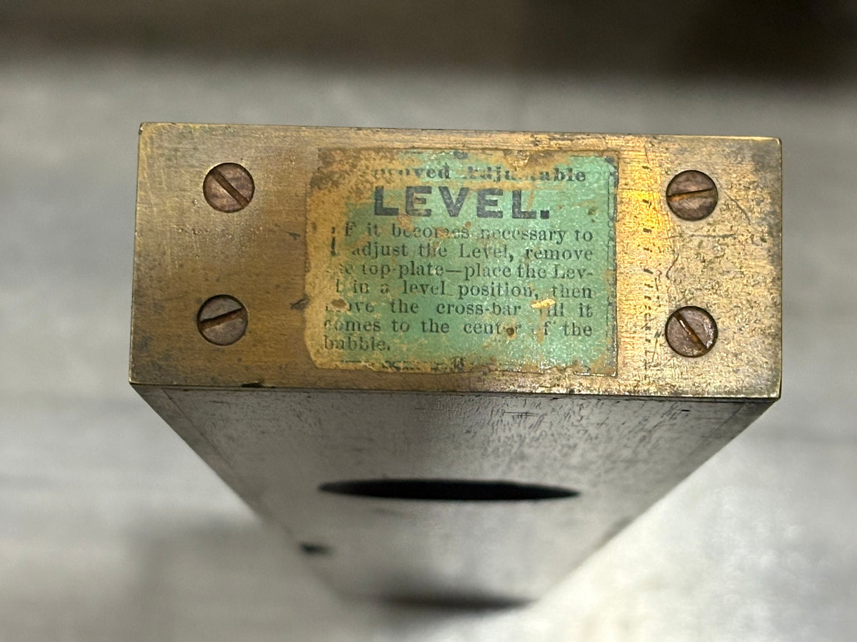 ANTIQUE STRATTON BROS. 26" BRASS BOUND ROSEWOOD LEVEL WITH LABEL, NEAR MINT!, NO.1
