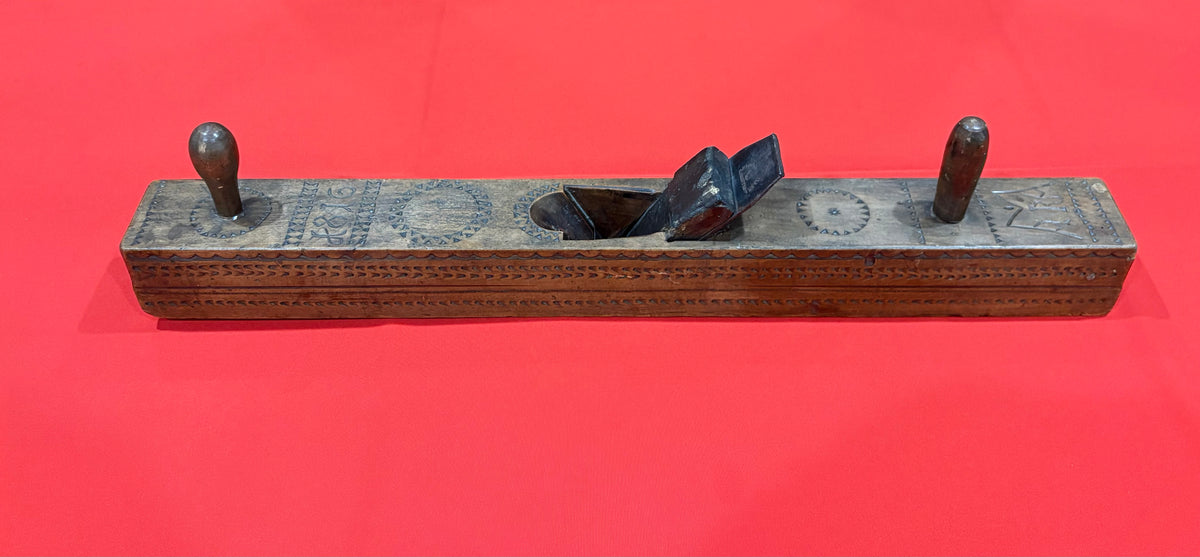 ANTIQUE LARGE 29" X 3" DATED 1816 CHIP CARVED EUROPEAN FORE PLANE