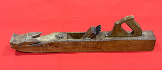 ANTIQUE LARGE 27" X 3" CHIP CARVED FRENCH FORE PLANE WITH CARVED PIG HEAD,RABBET, BOAR ?