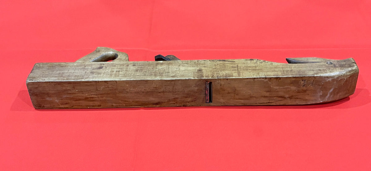 ANTIQUE LARGE 27" X 3" CHIP CARVED FRENCH FORE PLANE WITH CARVED PIG HEAD,RABBET, BOAR ?