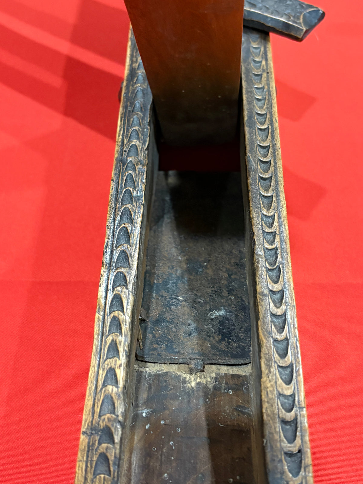 ANTIQUE MASSIVE 28" X 3" ELABORATELY CHIP CARVED EUROPEAN SPELK PLANE